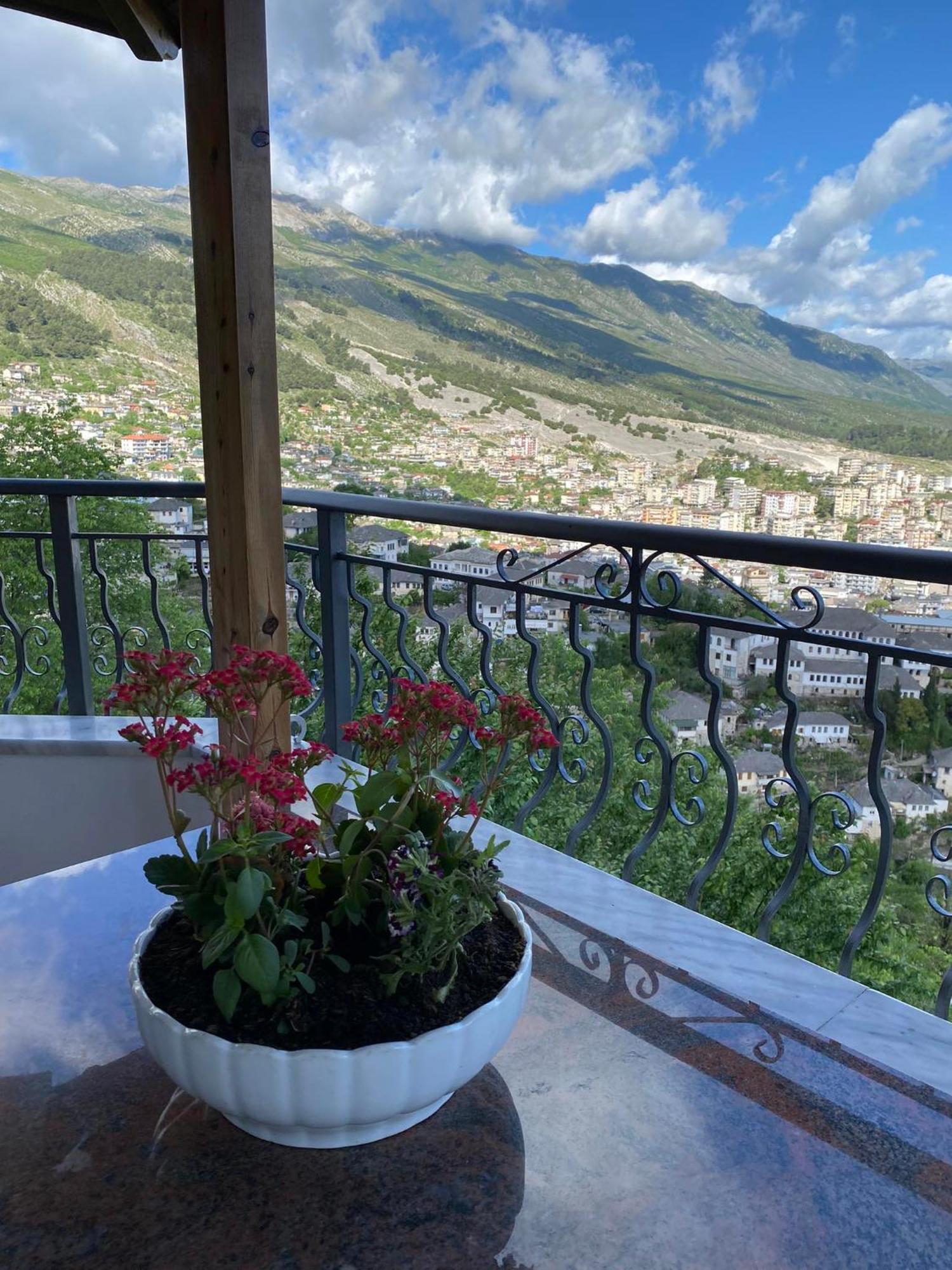 Guest House Persa Gjirokaster Luaran gambar