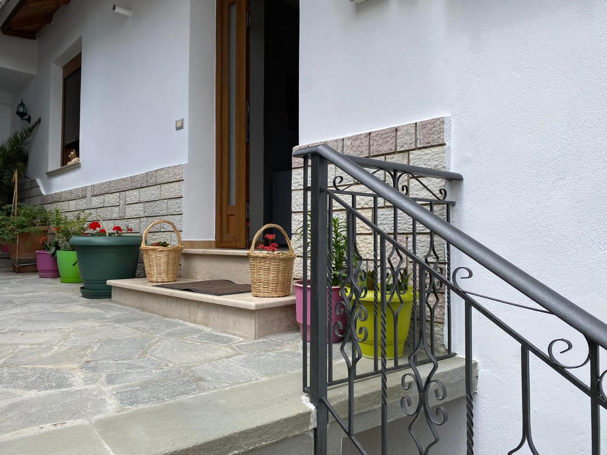 Guest House Persa Gjirokaster Luaran gambar