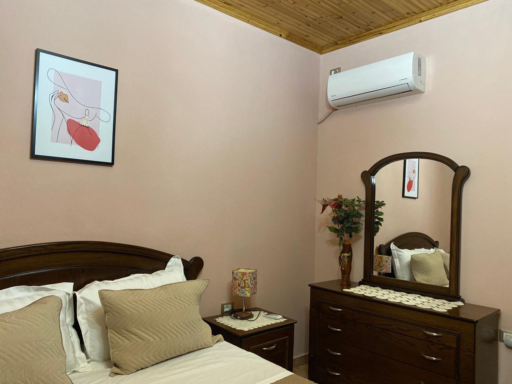Guest House Persa Gjirokaster Luaran gambar
