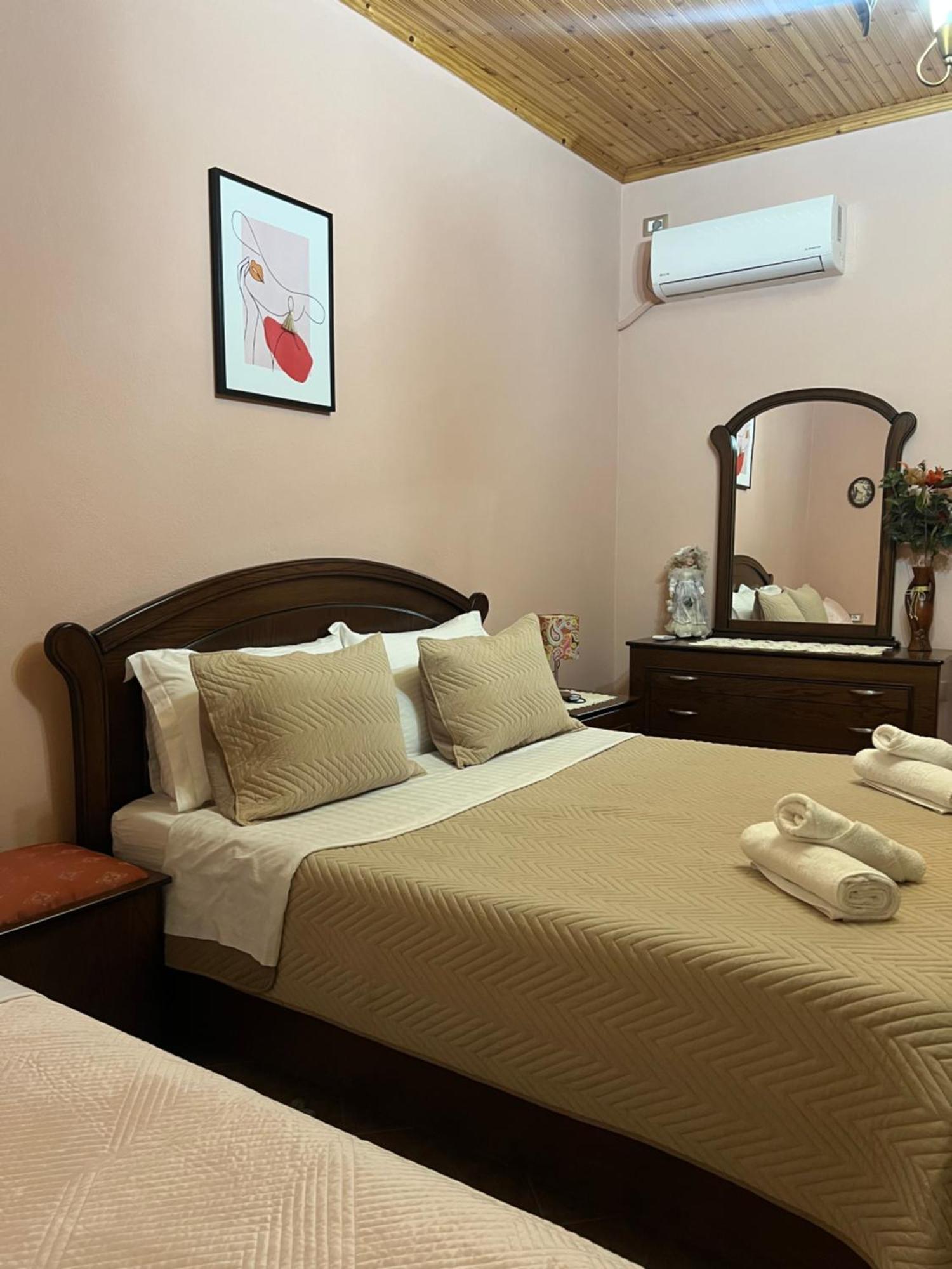 Guest House Persa Gjirokaster Luaran gambar